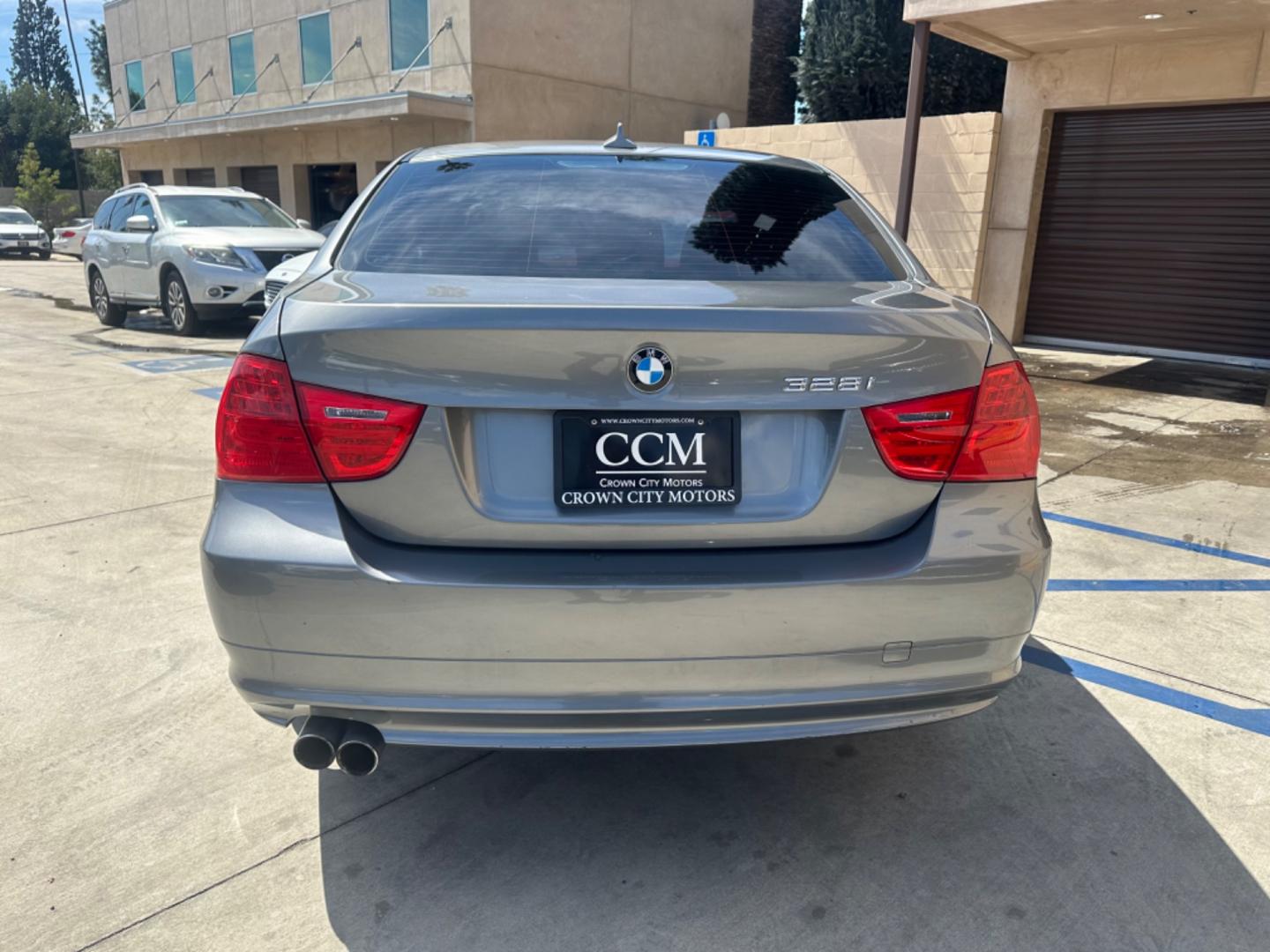 2011 Gray /Black BMW 3-Series leather (WBAPH7C51BE) with an 3.0 6 cylinder engine, Automatic transmission, located at 30 S. Berkeley Avenue, Pasadena, CA, 91107, (626) 248-7567, 34.145447, -118.109398 - Leather! Moon-roof! This 2011 BMW 3-Series 328i comes well equipped. Looking for a reliable ride but struggling with bad credit? Our dealership has got you covered with our impressive selection of used vehicles, including the sleek and stylish 2011 BMW 328. With its powerful inline 6-cylinder engin - Photo#4